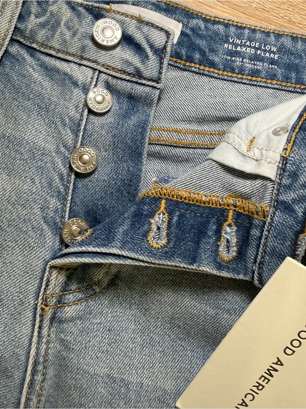 Good American Good Vintage Low Relaxed Flare Jeans Size 8 NWT Indigo 1288 wash - Picture 10 of 10